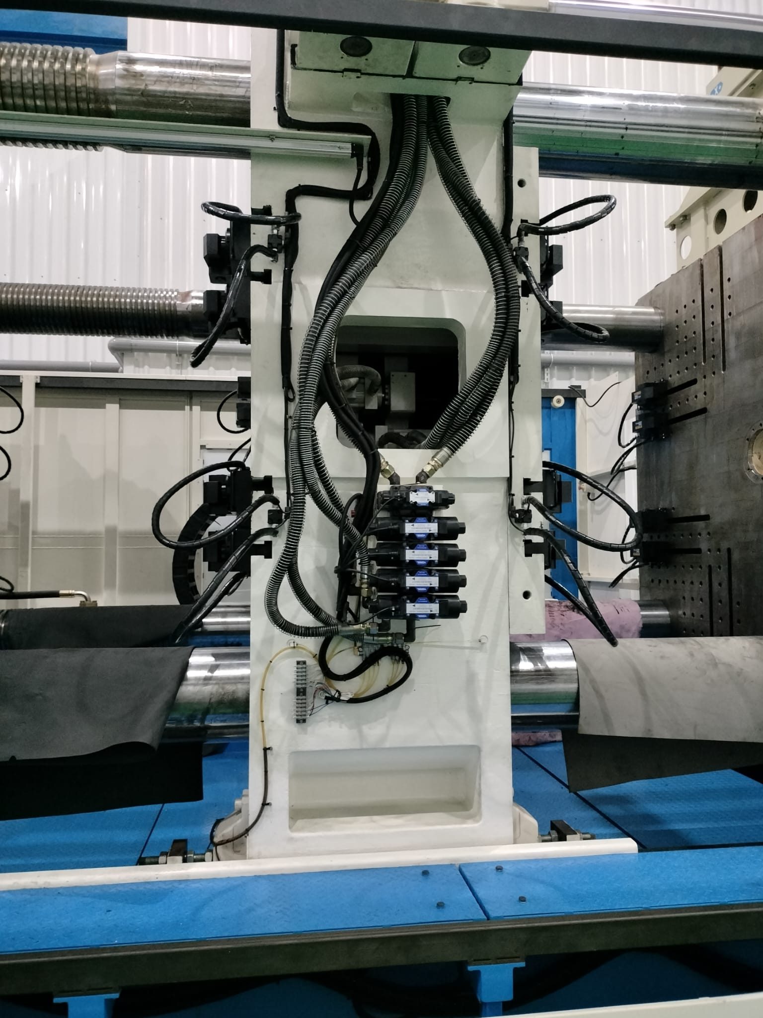 Industrial pallet mold