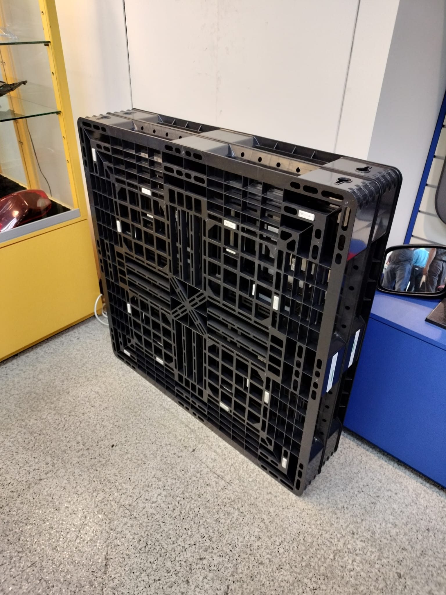 Single Duraflex composite pallet